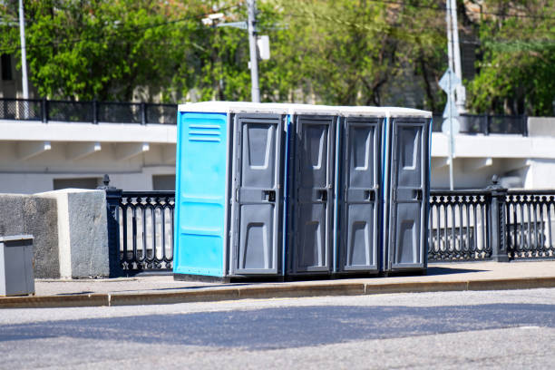 Best Portable restroom trailer rental  in Warren, MI